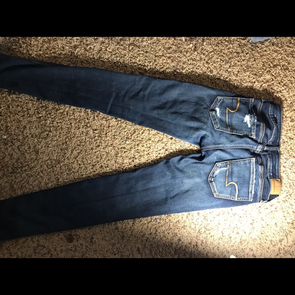 Ripped AEO American Eagle skinny jeans size 2 reg